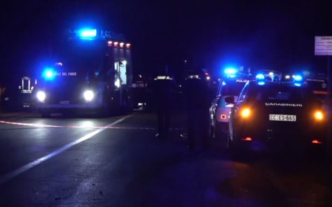 Scontro tra due auto sulla Cassia Sud: feriti e ipotesi di gara clandestina