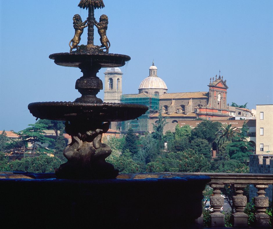 Viterbo, il Centro Storico sotto scacco della ‘Schiaffeggiatrice Seriale’: tra violenza e un inquietante grido