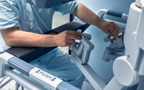 Innovazione chirurgica: arriva un robot da 5 milioni di Euro