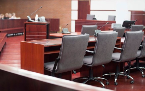 Processo per rapina aggravata sulla superstrada: un 44enne romano a giudizio