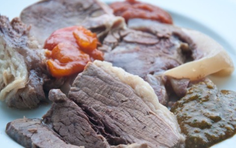 Il club enogastronomico viterbese celebra il gran bollito piemontese a conclusione del 2025