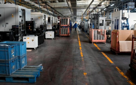 Confindustria ceramica lancia l’allarme: necessari aiuti urgenti per evitare crisi come nel settore automotive