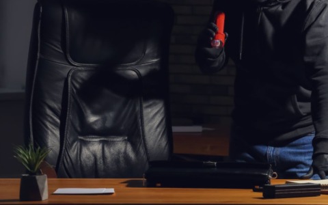 Furti in villa a Monterosi e Vetralla: ladri utilizzano flessibile per scardinare le casseforti