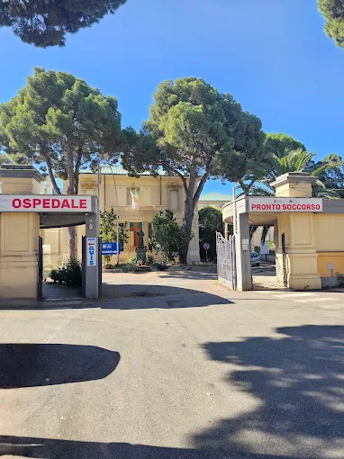 Gesto di gratitudine a Tarquinia: donazione di un monitor all’ospedale da parte della moglie di un paziente oncologico