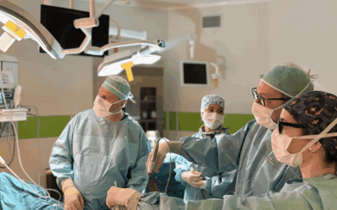 Record in chirurgia: rimossi due tumori in un’unica operazione