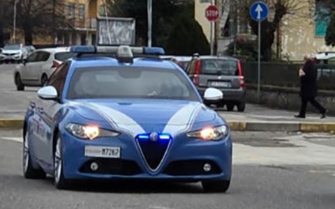 Arrestato un uomo per aggressione alla compagna e resistenza agli agenti
