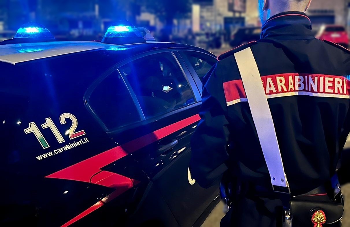Carabinieri arrestano un 25enne per spaccio e detenzione di esplosivi