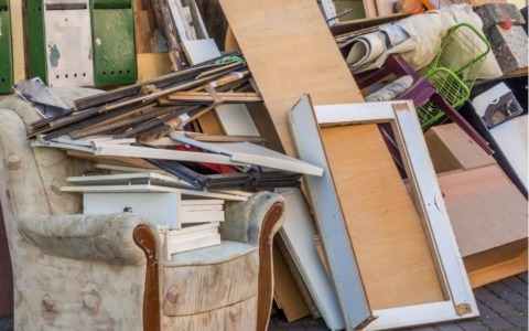 La discarica abusiva di via delle Caprarecce a Pianoscarano: un problema irrisolto