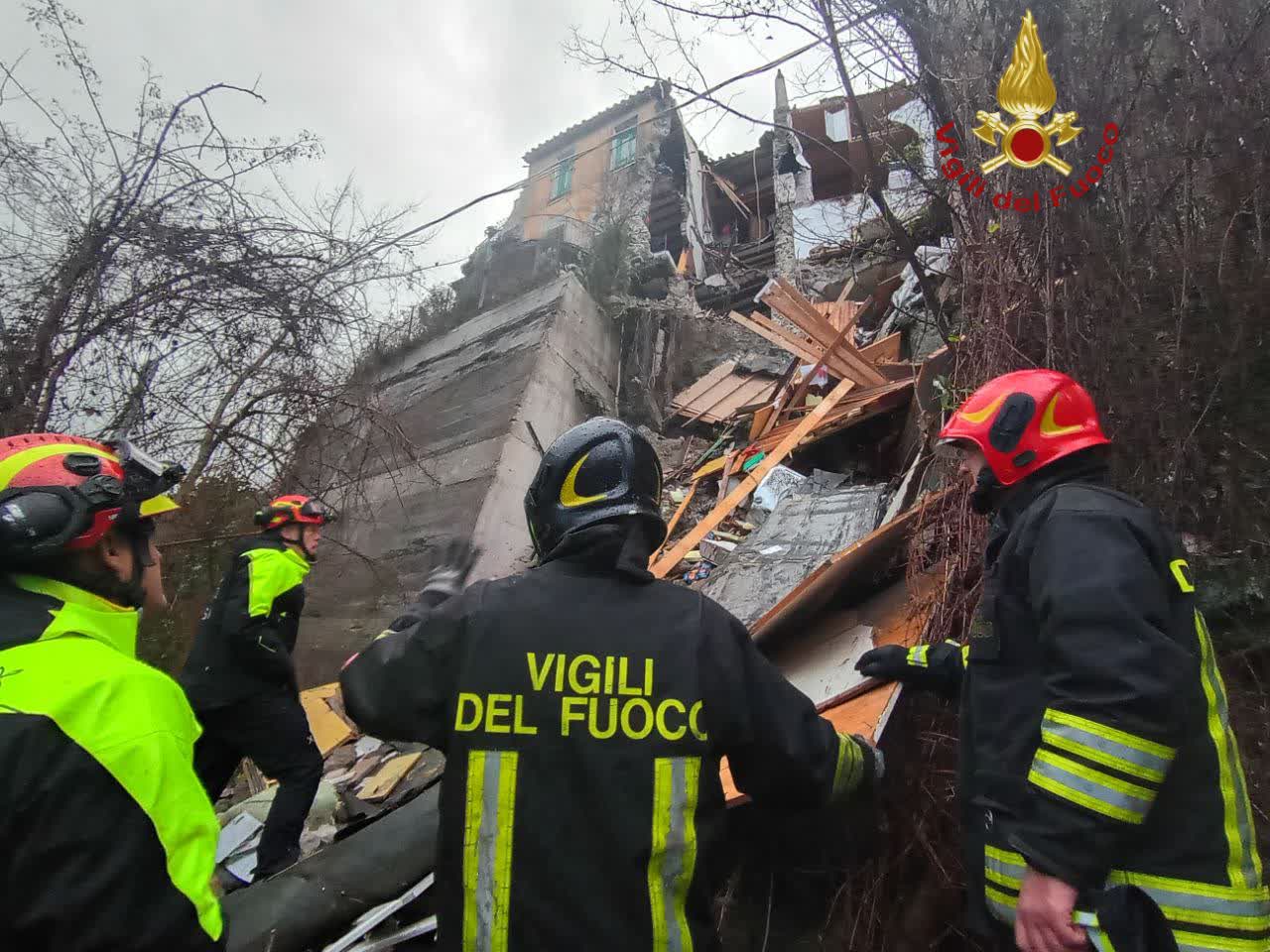 Frana colpisce due abitazioni a Canepina: residenti evacuati