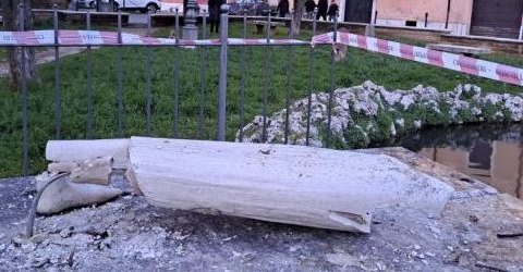 La Fontana delle Acque Vergini di Alessio Paternesi distrutta
