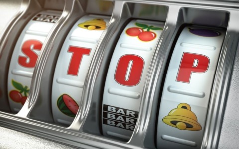 Tuscania, corso sulla ludopatia organizzato dalla chiesa: assenza totale dei cittadini