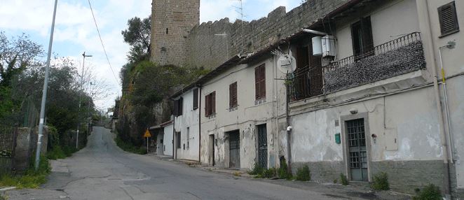 Ruba in casa, ladri si scusano con la proprietaria