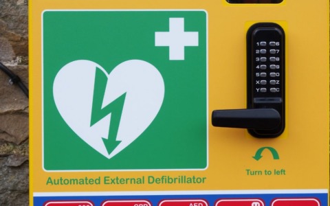 Viterbo, progetto sicurezza: defibrillatori nelle palestre scolastiche