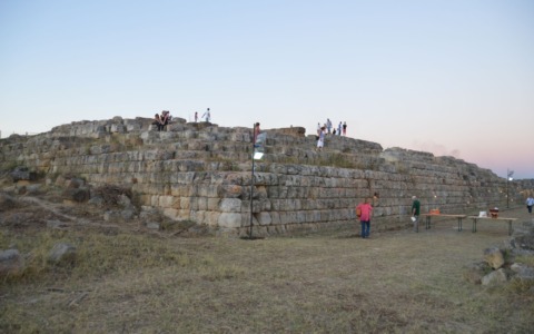 Due giorni di studi e visite al santuario etrusco: il sole e il tempio si incontrano