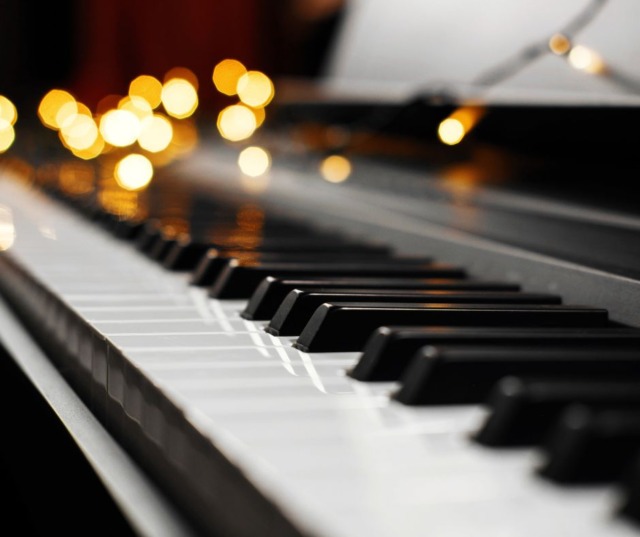 Danilo Rea rende omaggio a Fabrizio De André in concerto a Viterbo