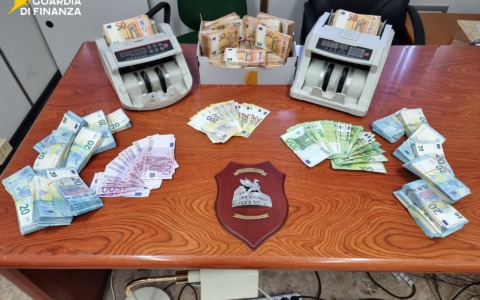 Frode fiscale e riciclaggio: 12 misure cautelari eseguite