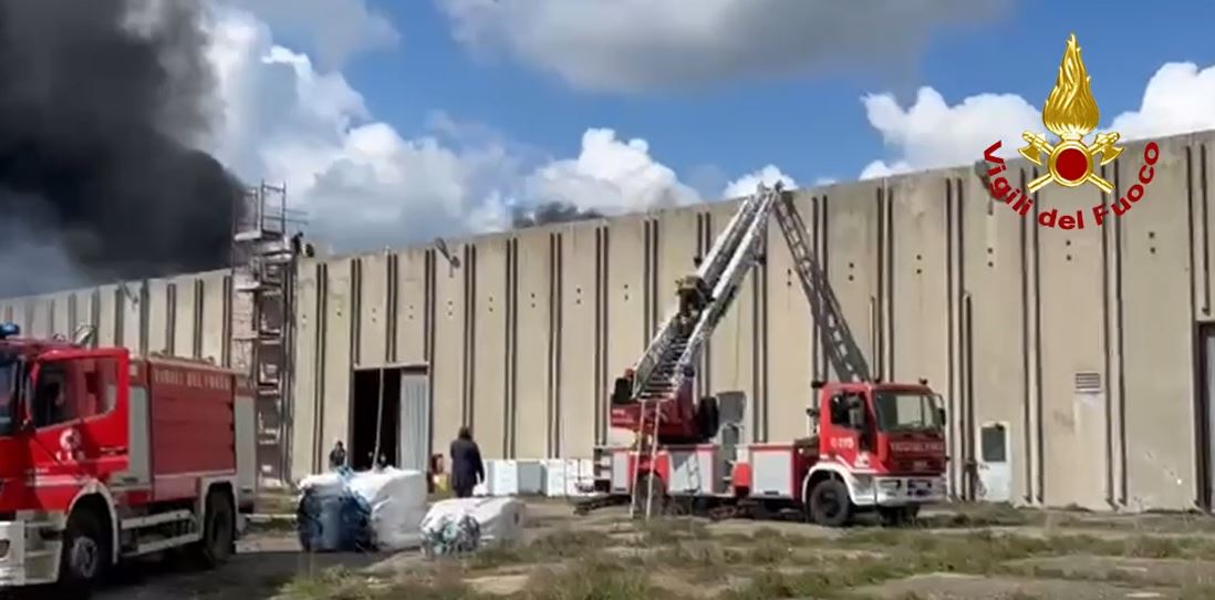 Incendio in fabbrica: livelli preoccupanti di diossina nell’aria