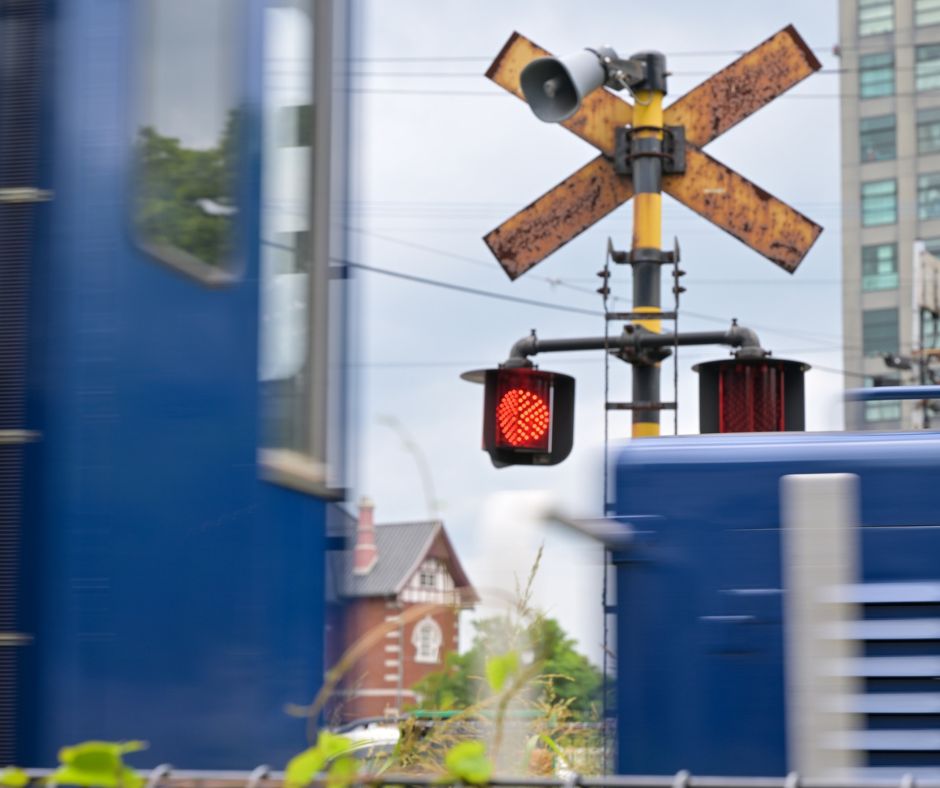 Incidente bus-treno a Soriano nel Cimino: passeggeri confermano il funzionamento del semaforo