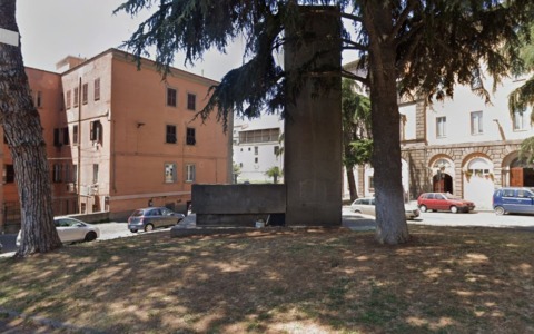 Inizio lavori a San Francesco: riqualificazione stradale e abbattimento di un pino pericoloso