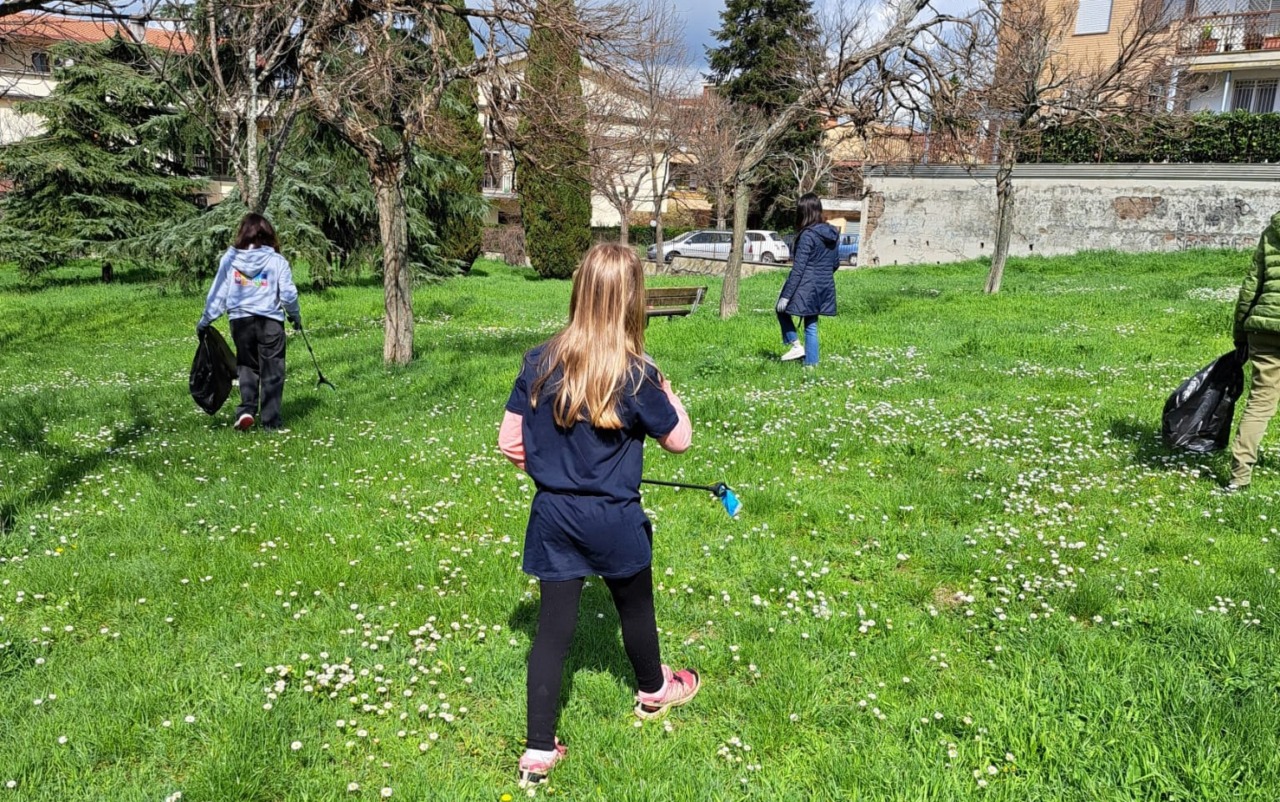 Raccolta straordinaria di rifiuti nei quartieri Murialdo e Grotticella