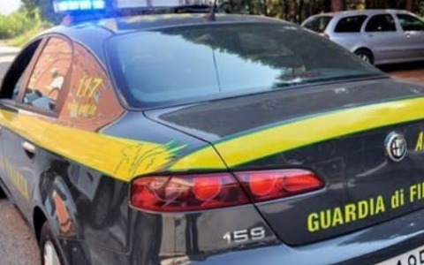 Arrestato per aver colpito un finanziere con una sedia dopo una rissa