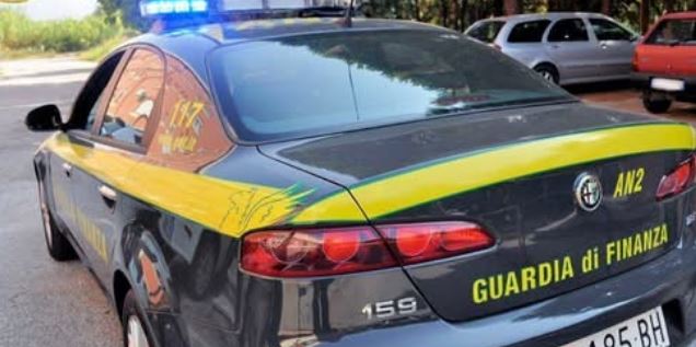 Arrestato per aver colpito un finanziere con una sedia dopo una rissa