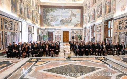 Storico incontro in Vaticano tra Santo Padre e rappresentanti Ue. Inselvini e Sberna (FdI-ECR): “Investire su famiglie”